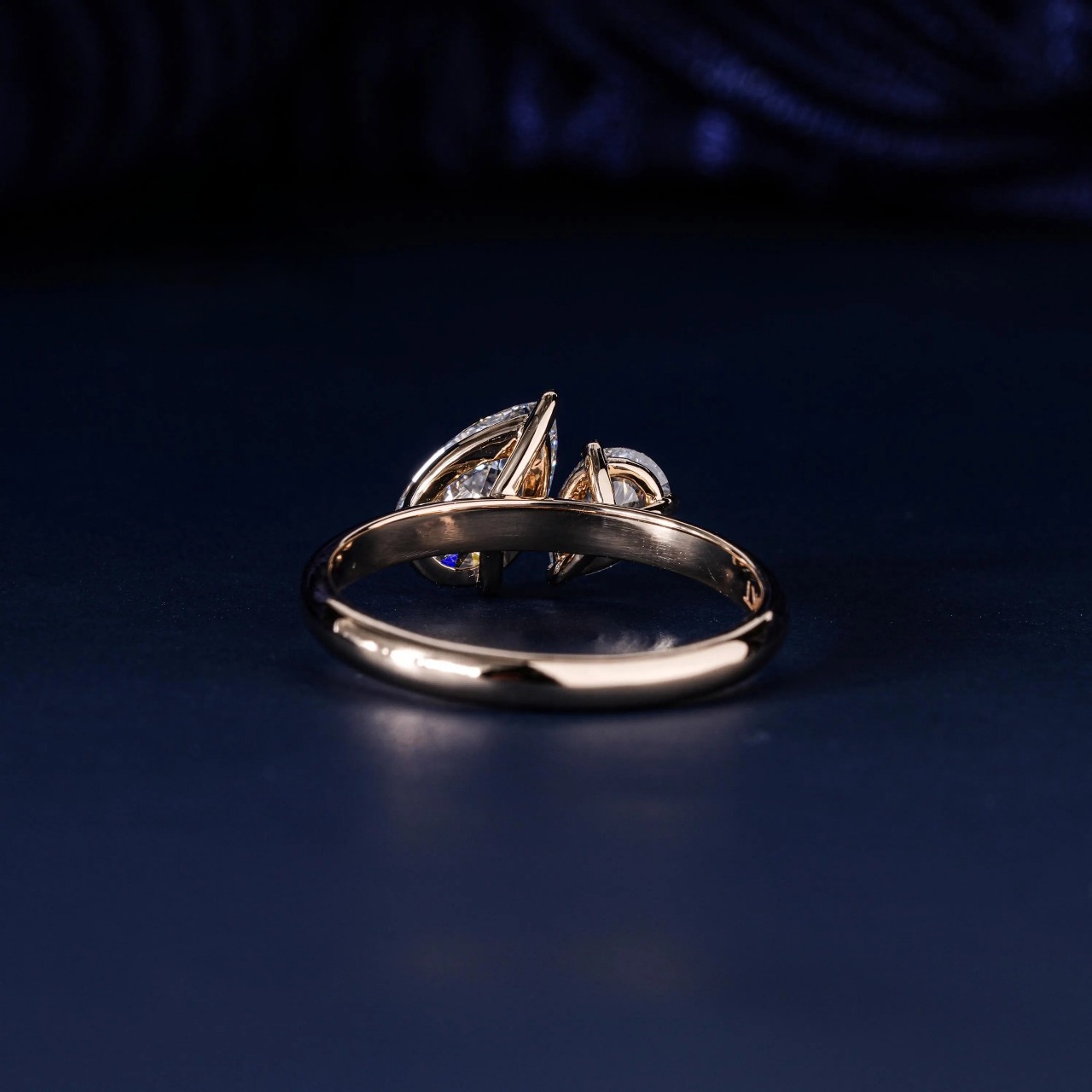 Halo Engagement Ring — 18K White Gold · Natural Diamond